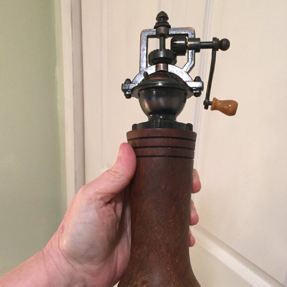 Vintage MCM Salt & Pepper "Strawberry" Design Shakers w/bonus Steampunk Look Cra - Picture 7 of 9